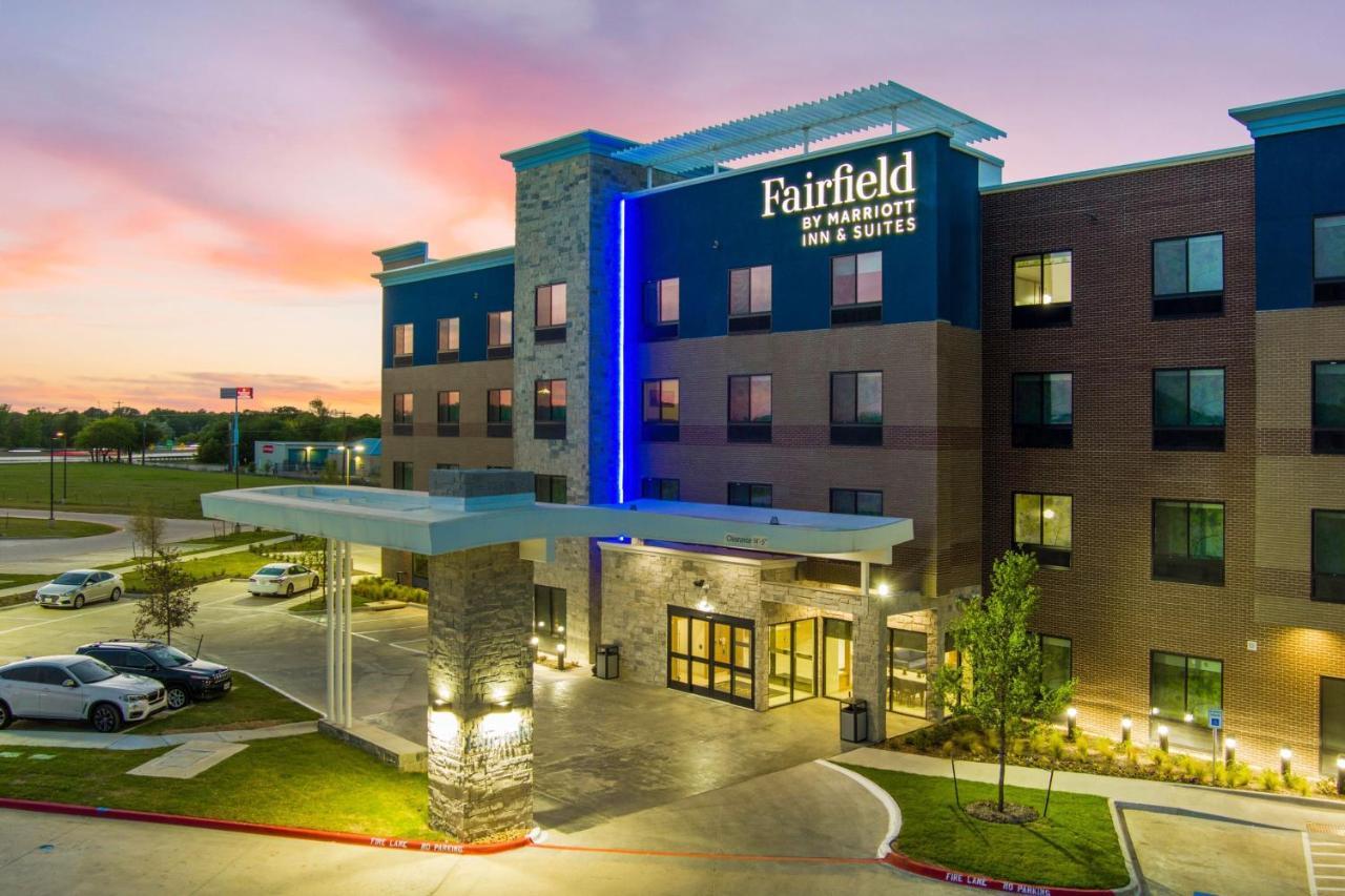 Fairfield Inn & Suites By Marriott Corinth South Denton Area Екстер'єр фото
