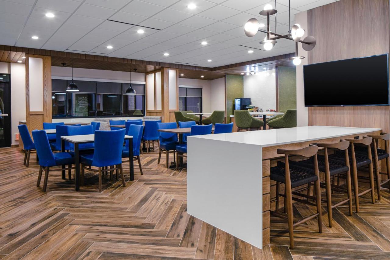 Fairfield Inn & Suites By Marriott Corinth South Denton Area Екстер'єр фото